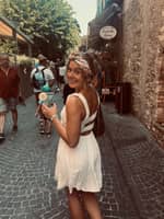 Sitterprofilbild: Lara S.