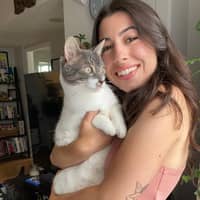 Sitter Profile Image: Julia M.