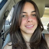 Sitter Profile Image: Isabella C.