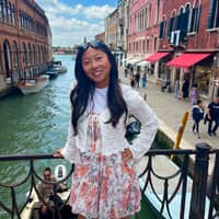 Sitter Profile Image: Luciana H.