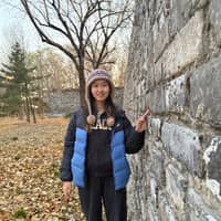 Sitter Profile Image: Jingyi H.