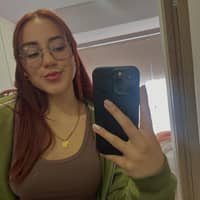 Sitter Profile Image: Laura G.