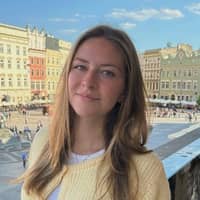 Sitter Profile Image: Julia P.