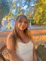Sitter Profile Image: esmeralda v.