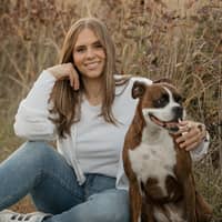 Sitter Profile Image: Hanna N.