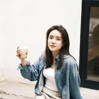 Sitter Profile Image: Li L.