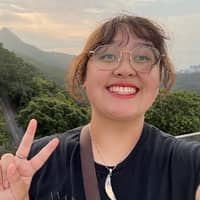 Sitter Profile Image: Lillian M.