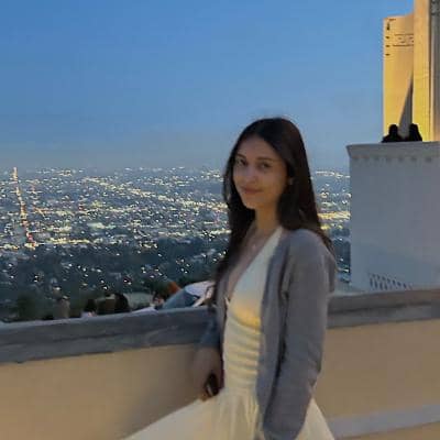 Sitter Profile Image: Gabriela R.