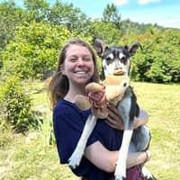 Sitter Profile Image: Isabel M.