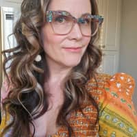 Sitter Profile Image: Lisa M.