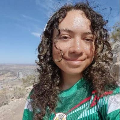 Sitter Profile Image: Isabela F.