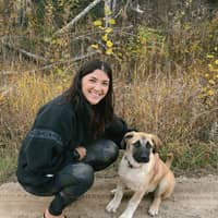 Sitter Profile Image: Halle S.