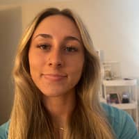 Sitter Profile Image: Julia D.