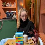 Sitter Profile Image: Laura H.