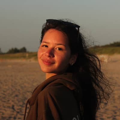 Sitter Profile Image: Maria Nicole Del Valle M.