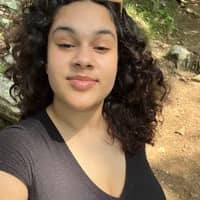 Sitter Profile Image: Lola W.