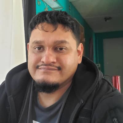 Sitter Profile Image: Elias S.