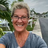 Sitter Profile Image: Debra F.