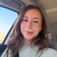 Sitter Profile Image: Angela R.