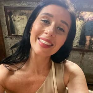 Sitter Profile Image: Lindsay B.