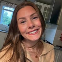 Sitter Profile Image: Violet U.