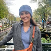 Sitter Profile Image: Julia M.