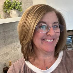 Sitter Profile Image: Lynn P.