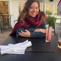 Sitter Profile Image: Laura T.