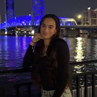 Sitter Profile Image: Giselly R.