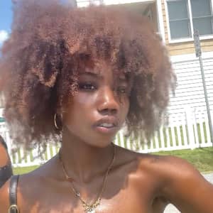 Sitter Profile Image: Lillian R.