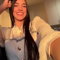 Sitter Profile Image: Valentina L.