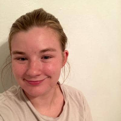Sitter Profile Image: Selina V.