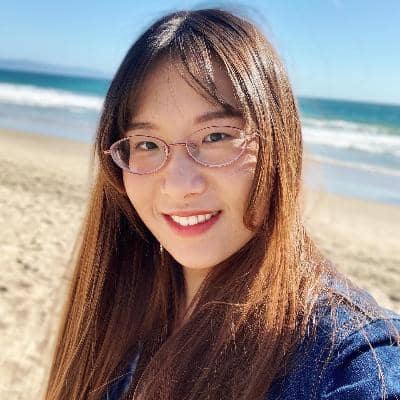 Sitter Profile Image: Weiye D.