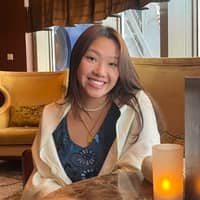 Sitter Profile Image: Mia W.