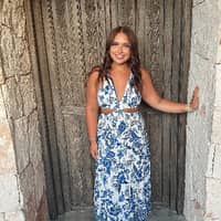 Sitter Profile Image: Miranda R.