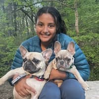 Sitter Profile Image: Leenez V.