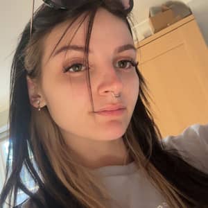 Sitter Profile Image: Imogen K.