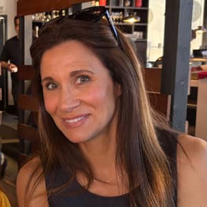 Sitter Profile Image: Julie H.