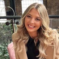 Sitter Profile Image: Zoe S.