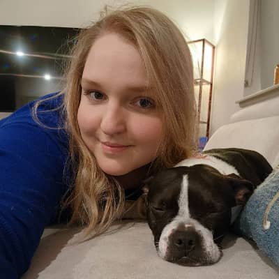 Sitter Profile Image: Abigail W.