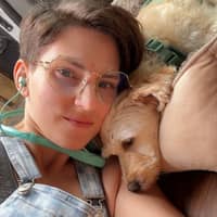 Sitter Profile Image: Laura C.