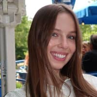 Sitter Profile Image: Julia R.