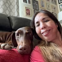 Sitter Profile Image: Leslie P.