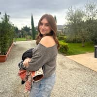 Sitter Profile Image: Olivia G.