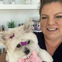 Sitter Profile Image: Leonor & Laura & Samantha C.