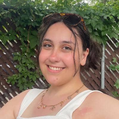 Sitter Profile Image: Angelina C.