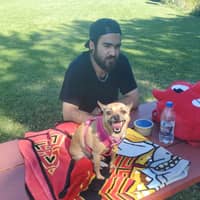 Sitter Profile Image: Eduardo V.