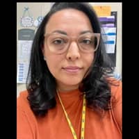 Sitter Profile Image: laura w.
