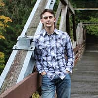 Sitter Profile Image: Elias L.