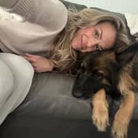 Sitter Profile Image: Julia M.